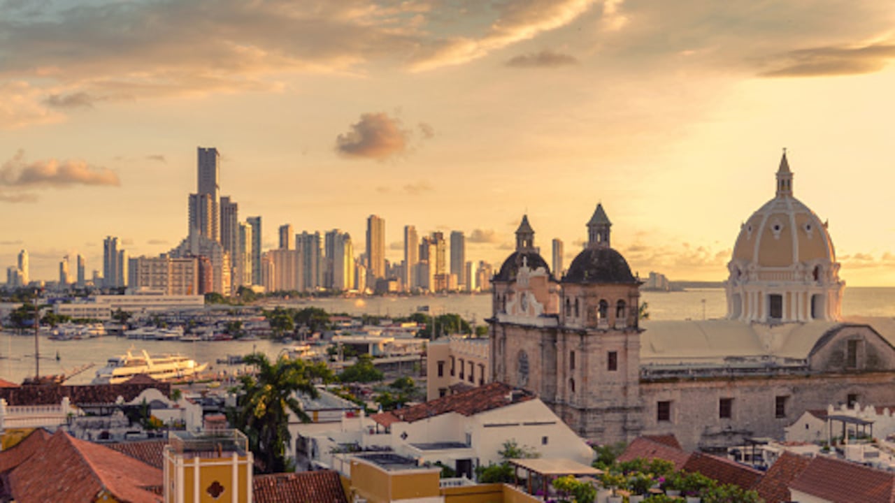 Denuncian que turista pagó 400 mil pesos por una botella de aguardiente en Cartagena