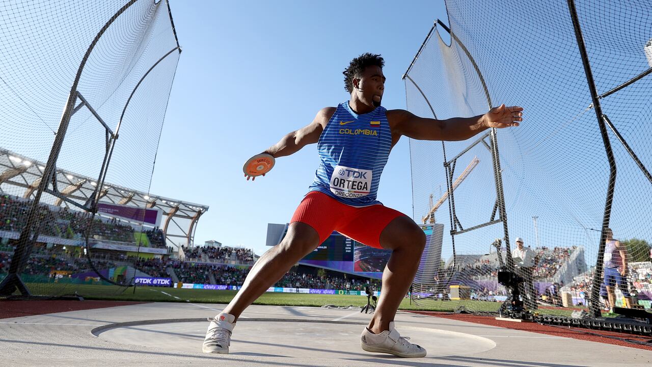 Mauricio Ortega, deportista olímpico colombiano en el lanzamiento de disco durante el Campeonato Mundial de Atletismo 2022 en Oregon.