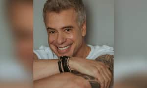 Antes de ser llevado a la clínica en Lima, el actor habría caído desde un piso 14 .