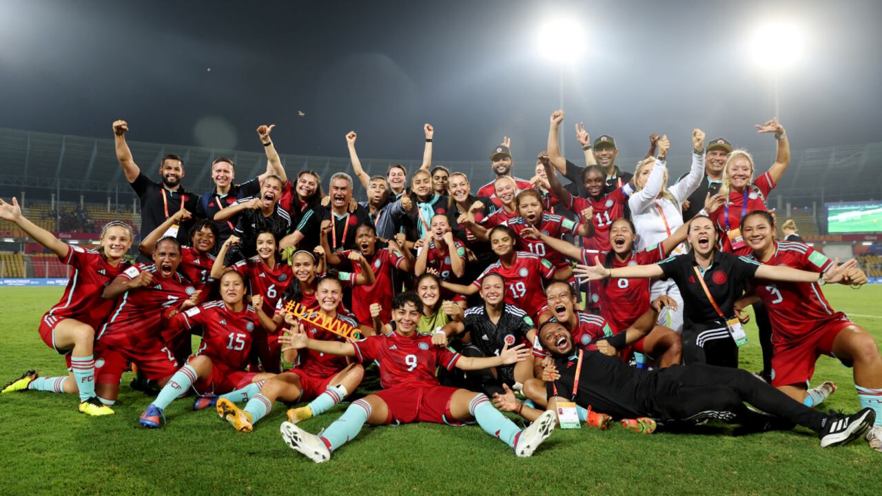 GOA, INDIA - OCTOBER 26: Team of Colombia celebrates after winning the FIFA U-17 Women's World Cup 2022 Semi Final match between Nigeria and Colombia at Pandit Jawaharlal Nehru Stadium on October 26, 2022 in Goa, India. (Photo by Getty Images/Joern Pollex - FIFA/FIFA )