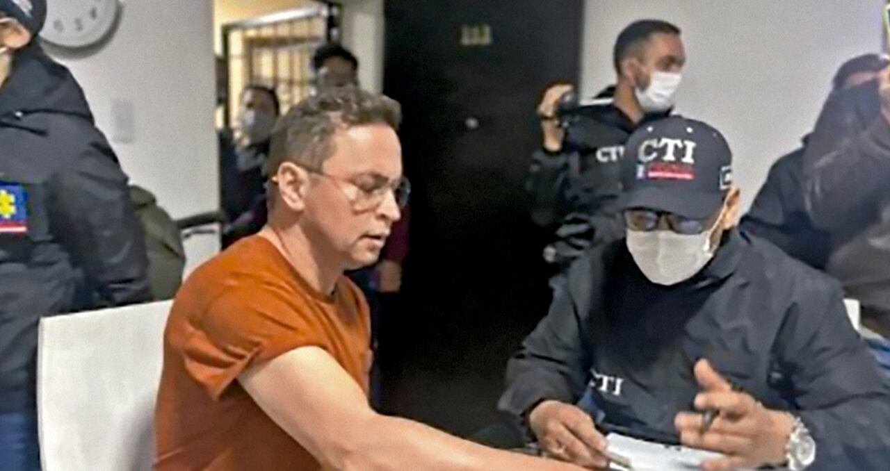 El fiscal general de la nación, Francisco Barbosa, explica los detalles de la investigación en torno al asesinato del estilista Mauricio Leal y su madre, Marleny Hernández, en una investigación sin testigos, con prueba técnica forense y con articulación de todas las disciplinas.