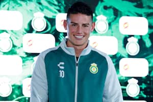 James Rodríguez en su presentación oficial con el Club León