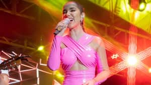 Paola Jara es criticada por la cantidad de perforaciones que tiene en su oreja