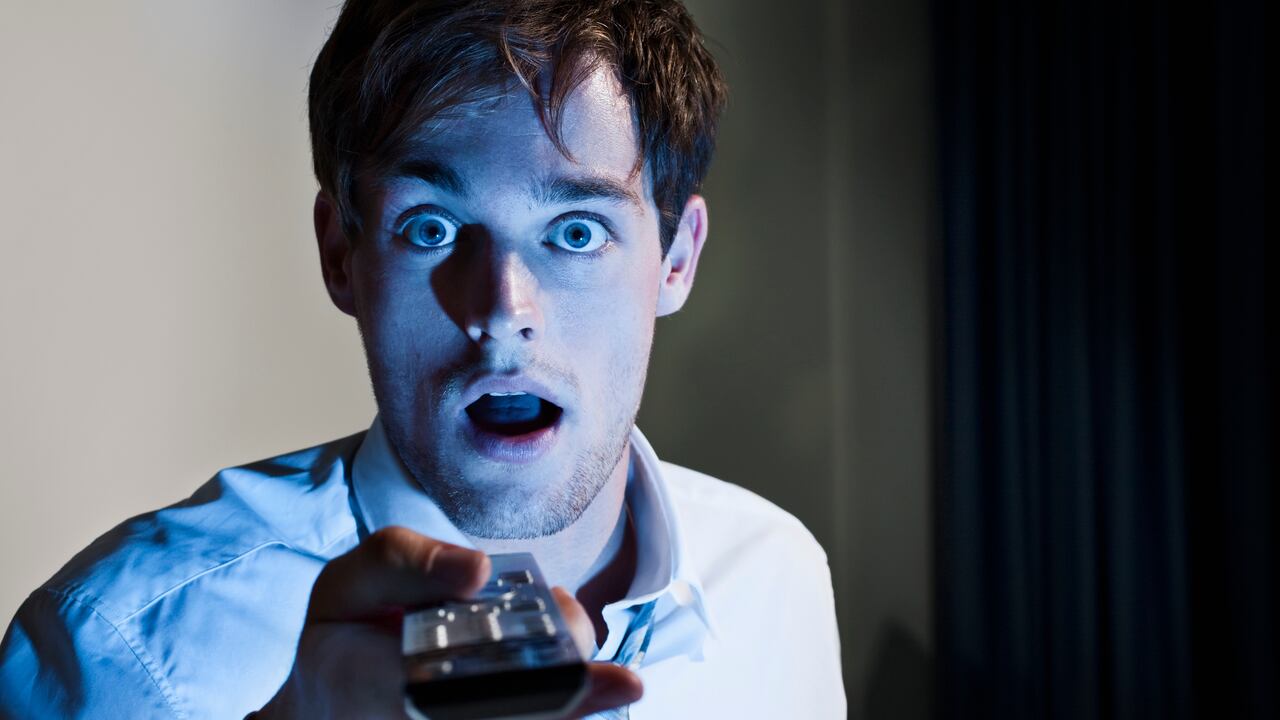 Noticiero emitió un video obsceno en su emisión por error y televidentes lo criticaron