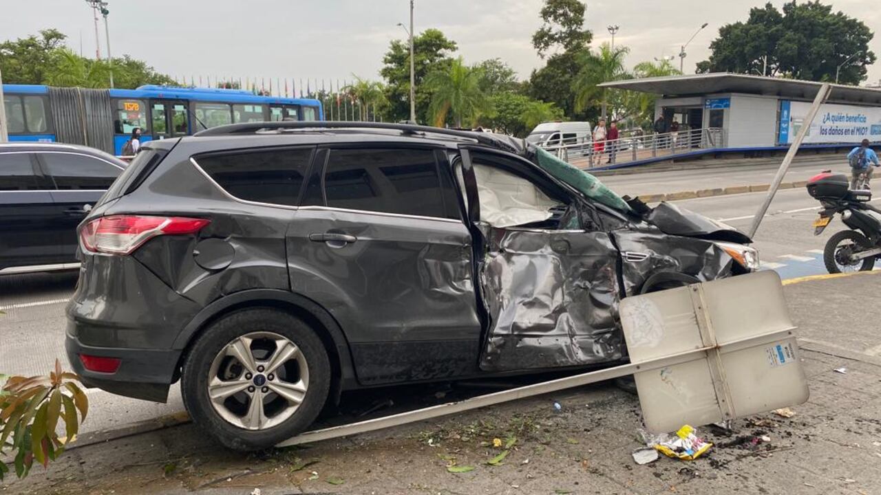 Así quedó la camioneta de Freddy Rincón