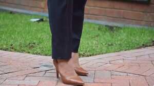 Andres Cancimance el congresista que recibió su cargo con elegancia y tacones