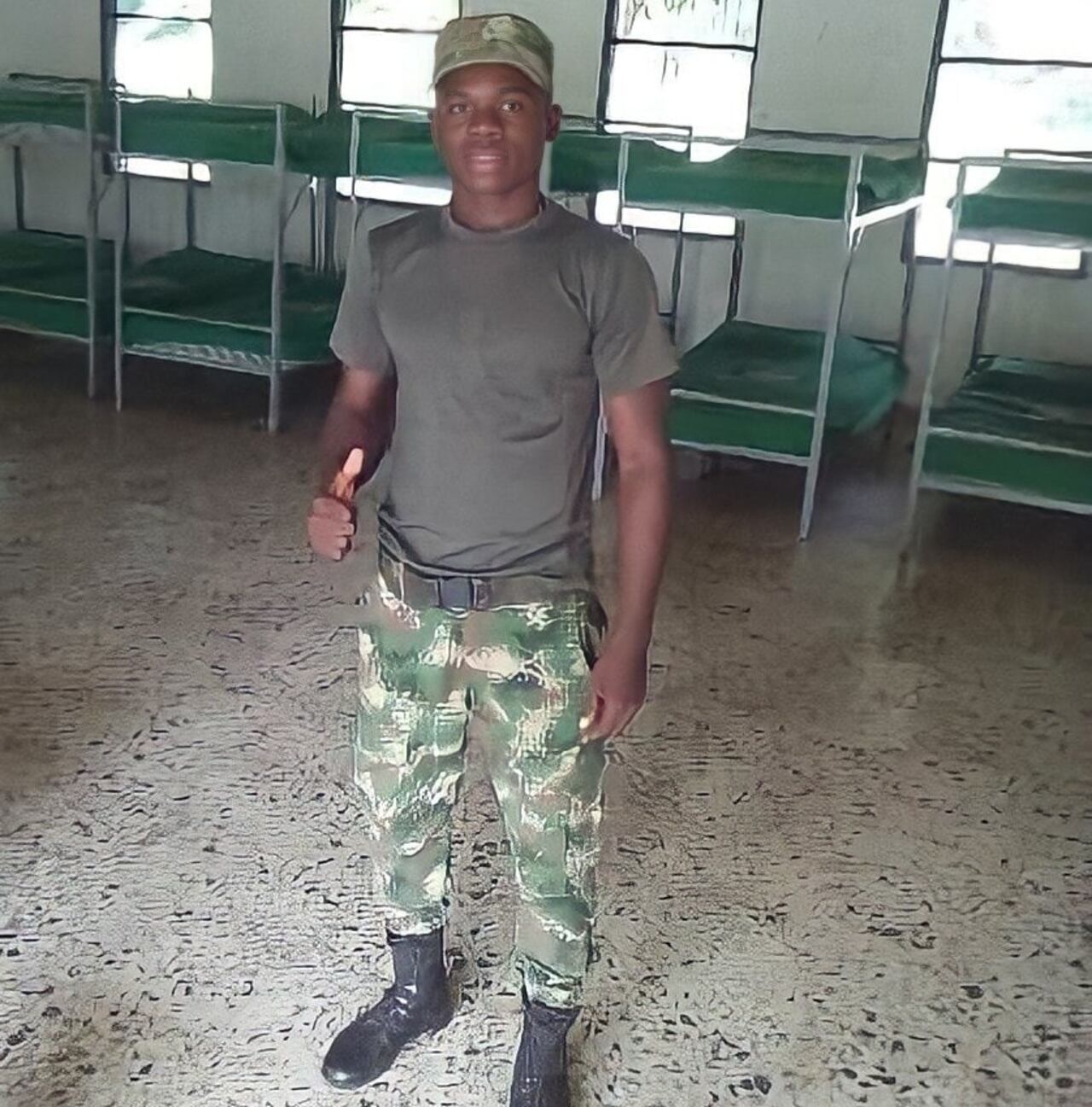 Wilmar Quinto vestido con el camuflado del Ejército