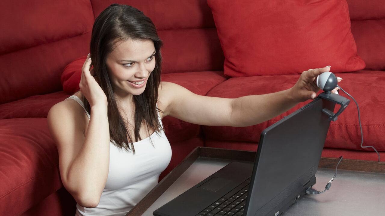 La millonada que genera el negocio de modelos webcam en Colombia