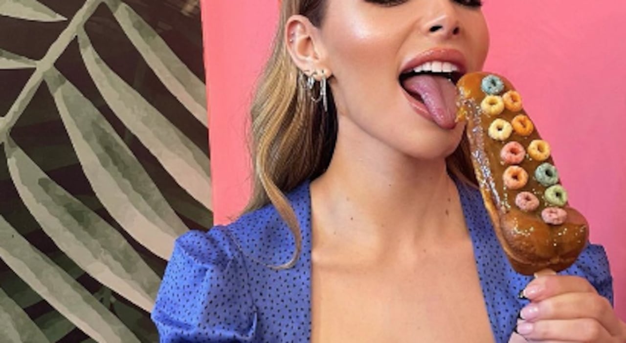 waffle en forma de pene. Gastronomía erótica