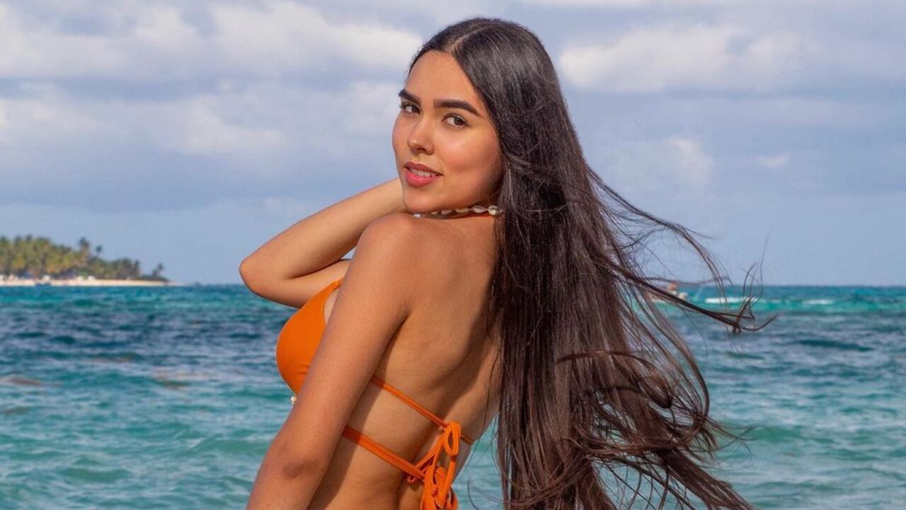 Cinco fotos de Sara muy ligera de ropa para celebrar su regreso al 'Desafío'