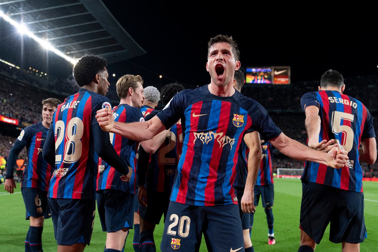 Barcelona en los últimos minutos desequilibró el juego ante Real Madrid.