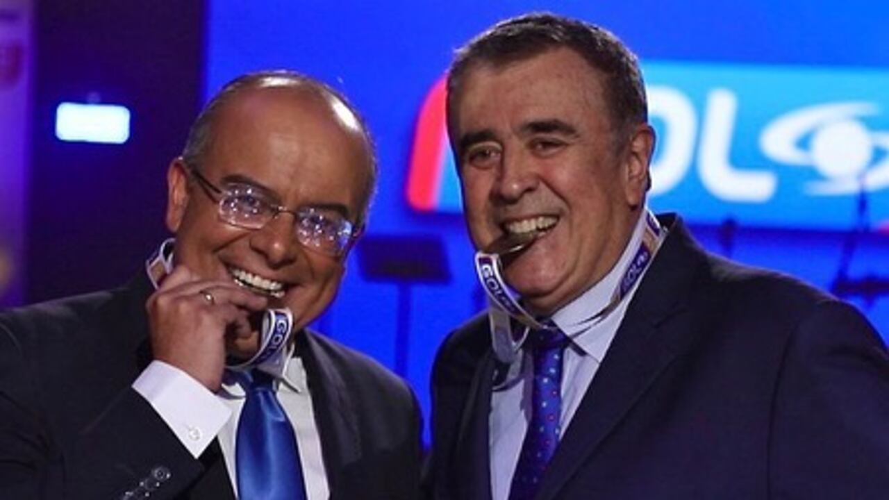 Ricardo Orrego y Javier Hernández durante la celebración de los 30 años del Gol Caracol