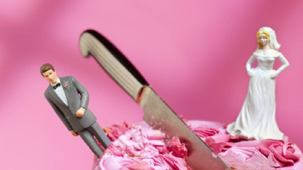 Extraño caso de divorcio: ocurrió a solo 5 minutos de haberse casado.