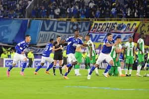 Los jugadores de Millonarios celebran después de ganar el partido final de la Liga BetPlay contra Nacional en el estadio El Campín el 24 de junio de 2023 en Bogotá, Colombia.Los jugadores de Millonarios celebran después de ganar el partido final de la Liga BetPlay contra Nacional en el estadio El Campín el 24 de junio de 2023 en Bogotá, Colombia.