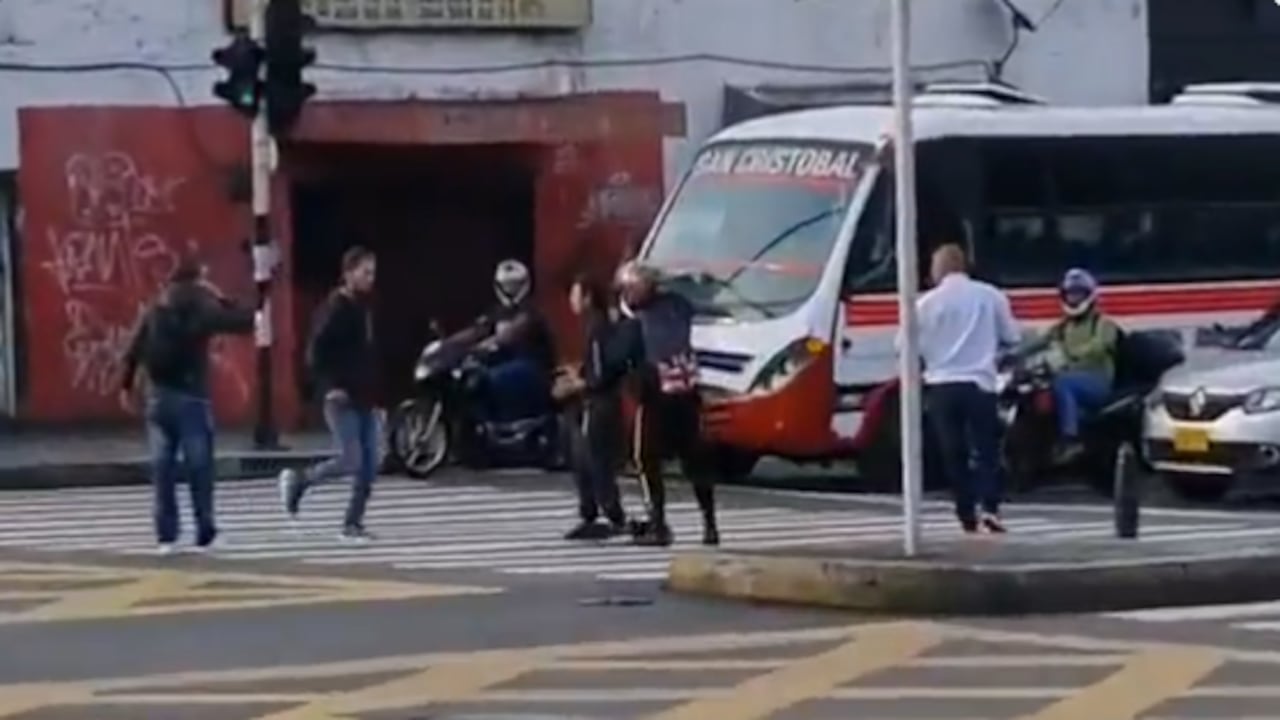 Con arma en mano, ciudadano detuvo a tres fleteros