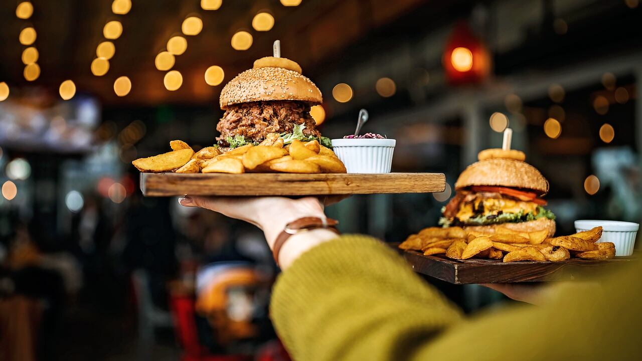 Hamburguesas ganadores del Burger Master. Más de 50 restaurantes fueron destacados.