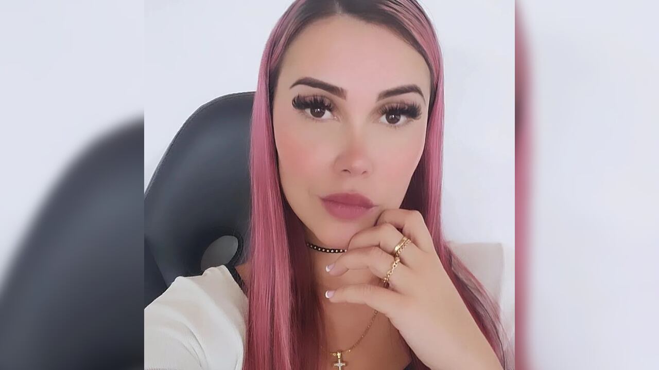 Manuela no tuvo reparo en grabarse sedada en pleno consultorio. Foto: Instagram @manuelagomezfranco1.