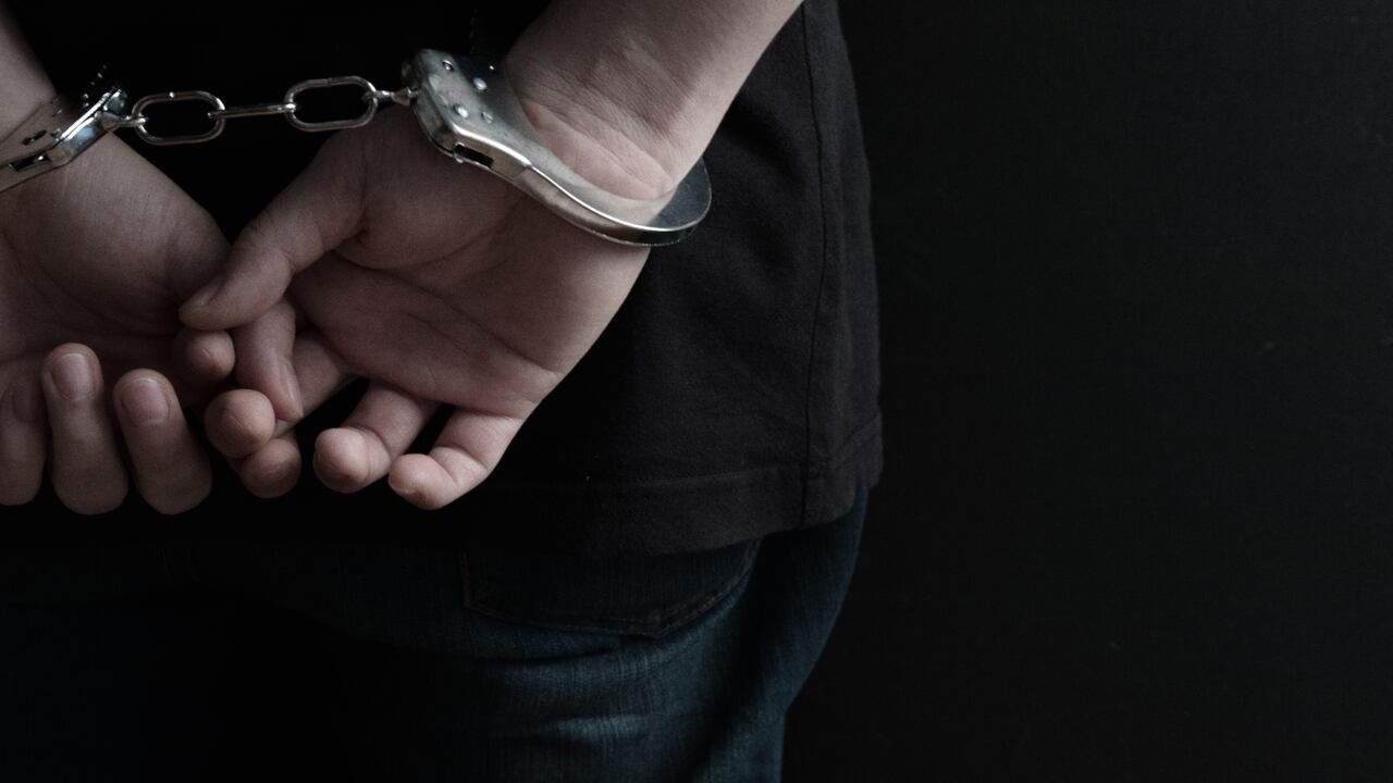 Capturan a la mujer que permitió que su pequeño hijo fuera abusado por tías y primas