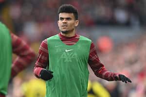 Liverpool se adueñó parcialmente de la cima en la Premier League