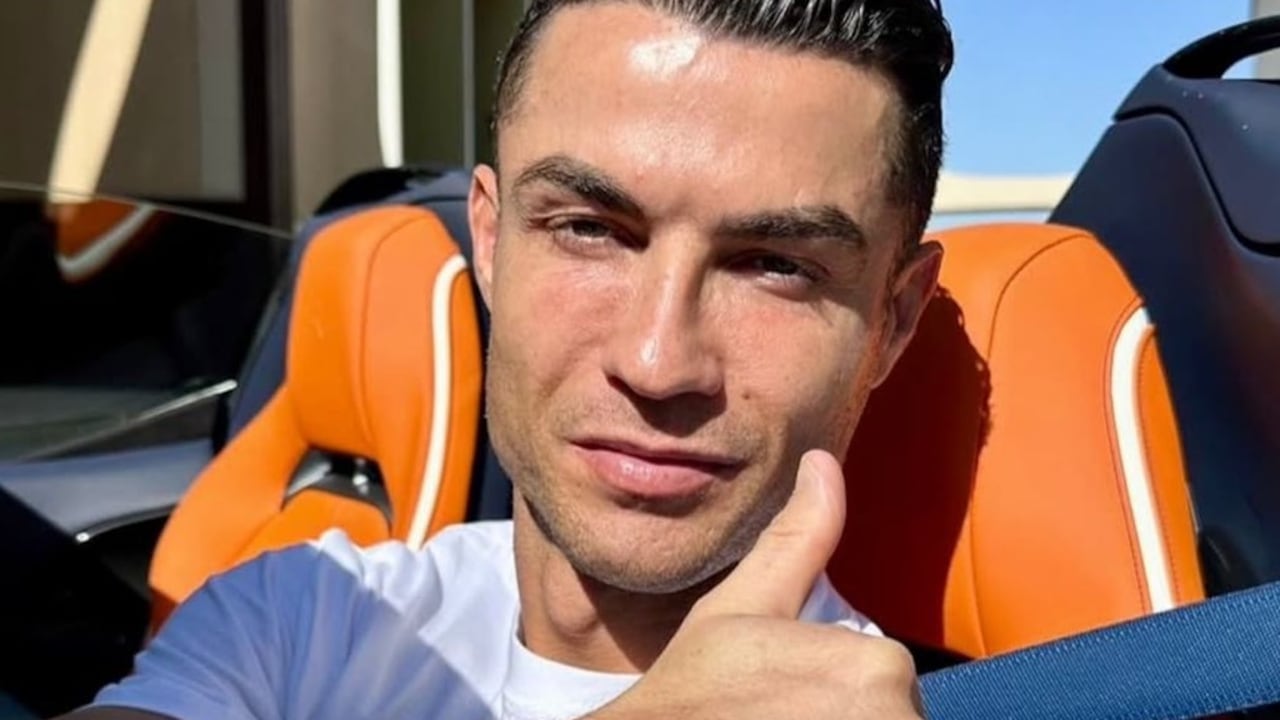 Cristiano Ronaldo y su colección de carros.