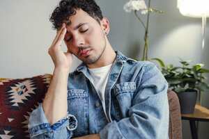 Hay que establecer en cada caso los factores disparadores de las cefaleas, en la alimentación o medio ambiente.