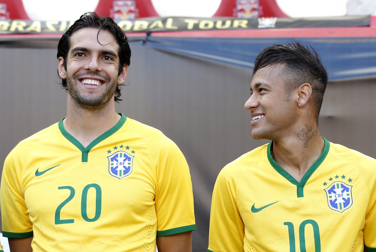 Ricardo Kaká y Neymar en la Selección de Brasil