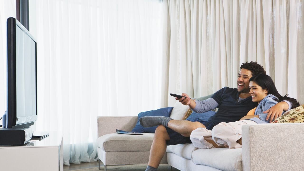 Gente viendo televisión