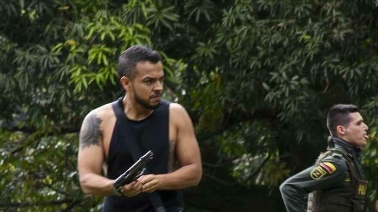 Andrés Escobar, quien dispara en Cali al lado de la policía.