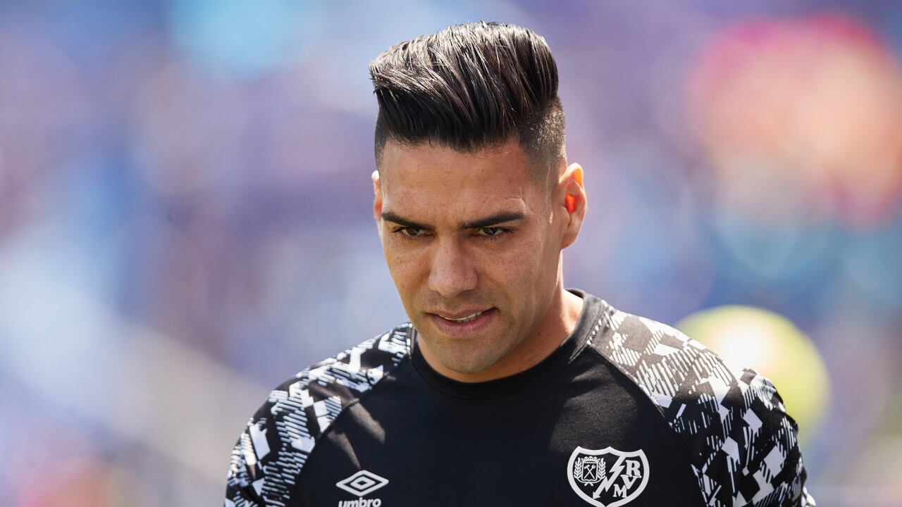 GETAFE, SPAIN - MAY 08: Radamel Falcao of Rayo Vallecano de Madrid looks on as he walks to the bench prior to start Radamel Falcao the La Liga Santader match between Getafe CF and Rayo Vallecano at Coliseum Alfonso Perez on May 08, 2022 in Getafe, Spain. (Photo by Gonzalo Arroyo Moreno/Getty Images) (Photo by Gonzalo Arroyo Moreno/Getty Images)