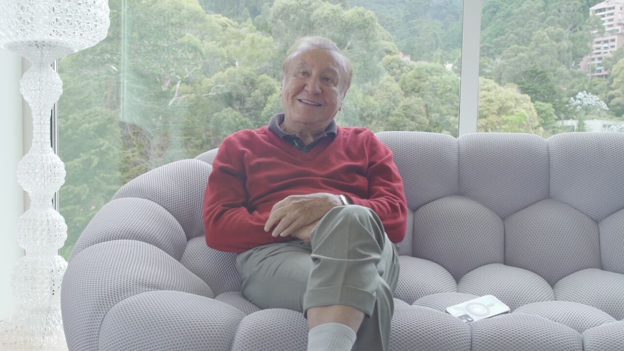 Rodolfo Hernández en su apartamento de Bogotá.