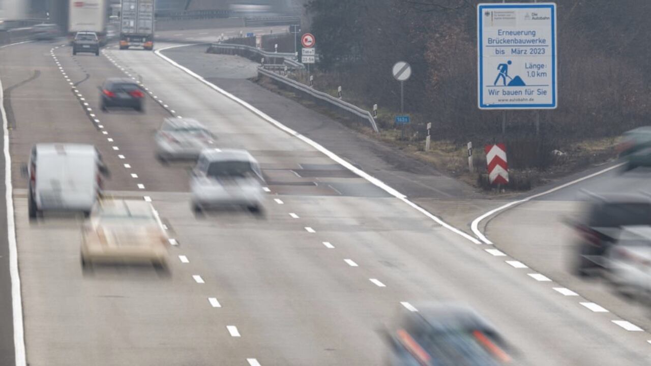 El Parlamento Europeo ratificó la decisión y 12 años se dejarán de vender carros que se muevan con gasolina o diesel.