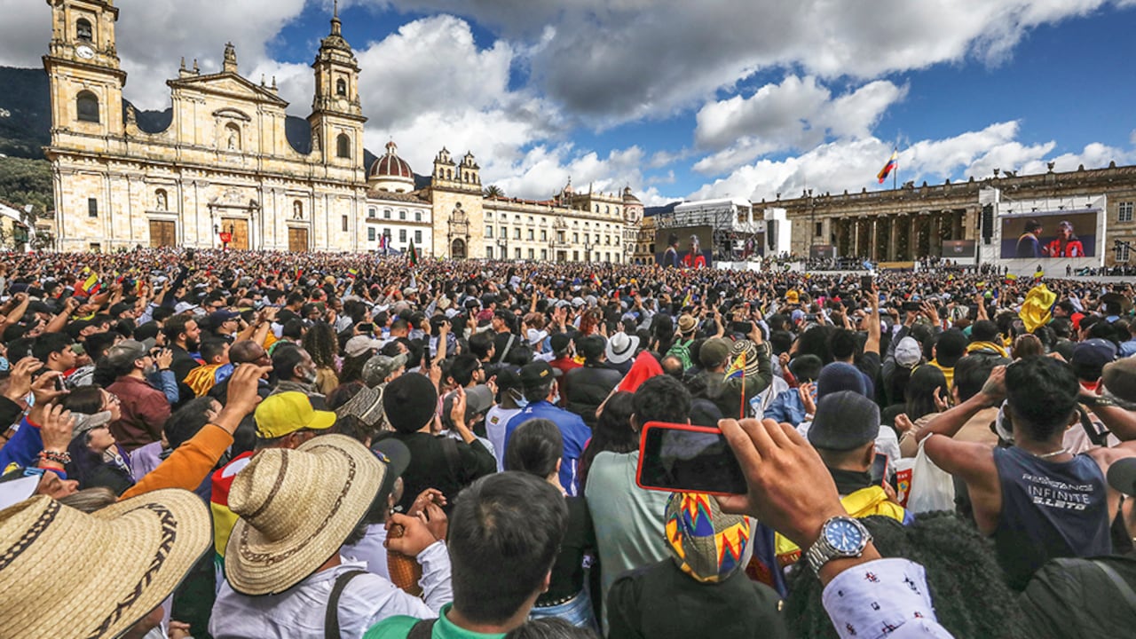 La impresión en tamaño real de Gustavo Petro y Francia Márquez fue la sensación de la jornada. Todos los que pudieron se sacaron ahí su selfie.