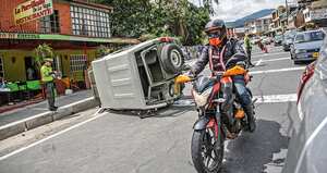 El cambio del parque automotor colombiano, que cada día tiene más motos, ha tenido un impacto en la seguridad vial, pues los accidentes con motos son más frecuentes y severos.