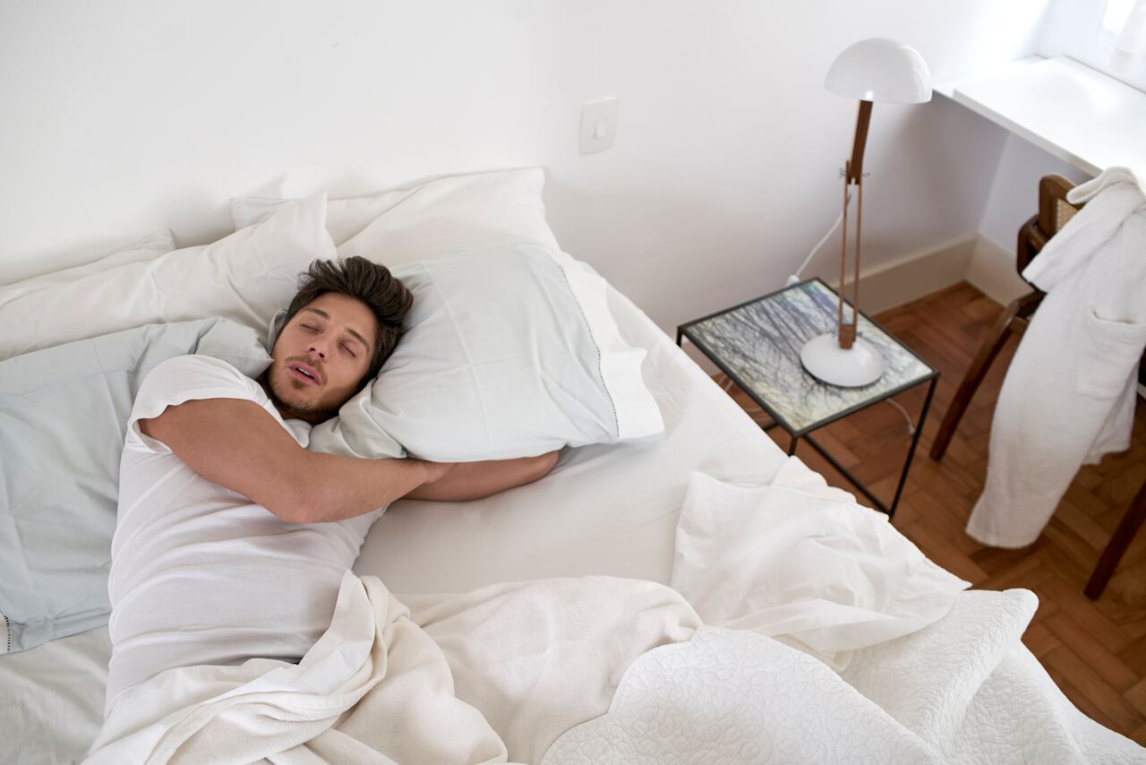 Los adultos deben dormir entre 7 a 8 horas diarias.