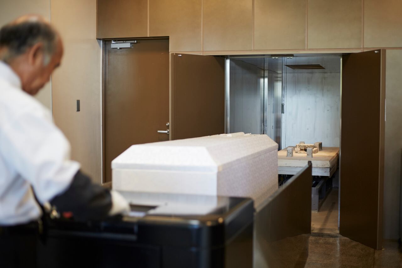 Las multas a las 24 funerarias que se anunciaron hoy suman más de 294 millones de pesos.