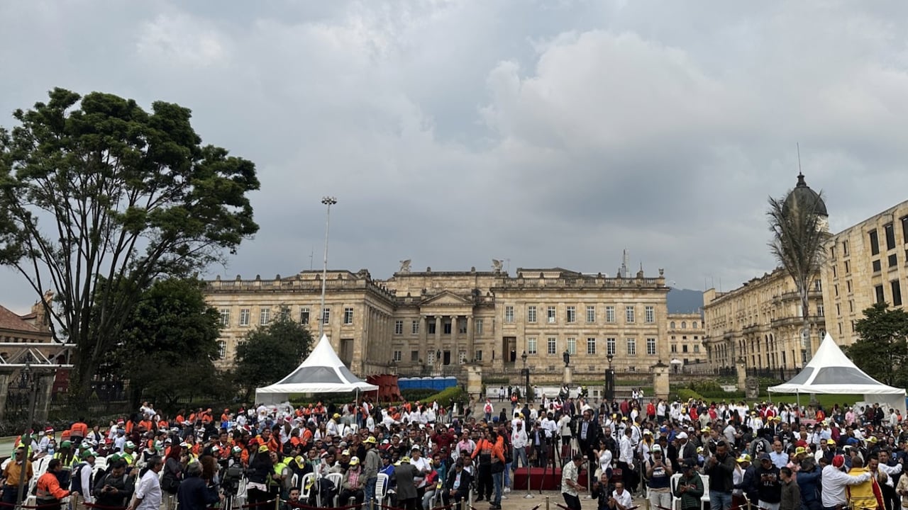 Las imágenes que dejó la cena con habitantes de calle en la Casa de Nariño, a la que Petro nunca llegó