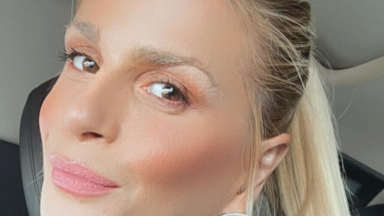 Mary Méndez, presentadora del programa La Red