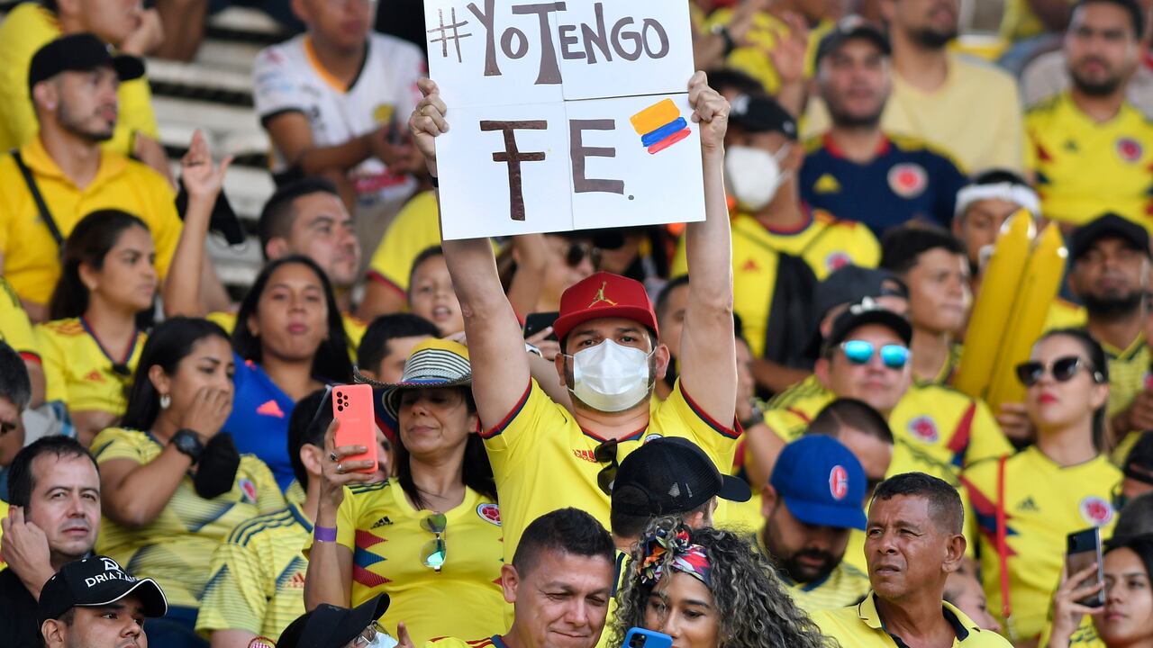 Aficionados de la Selección Colombia en el Estadio Metropolitano de Barranquilla