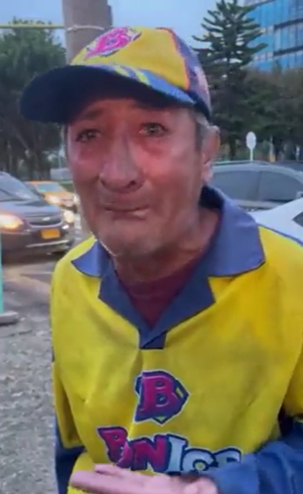 El señor explicaba la situación que vivió.