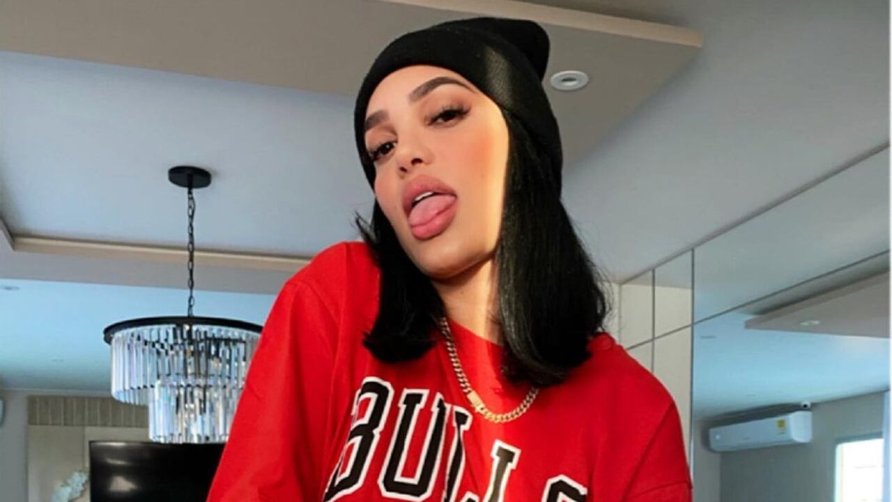 Seguidores comentan que Andrea Valdiri está embarazada, luego de verle sospechosa barriguita