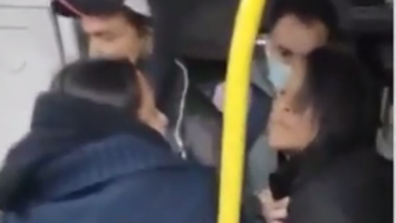 Riña en Transmilenio