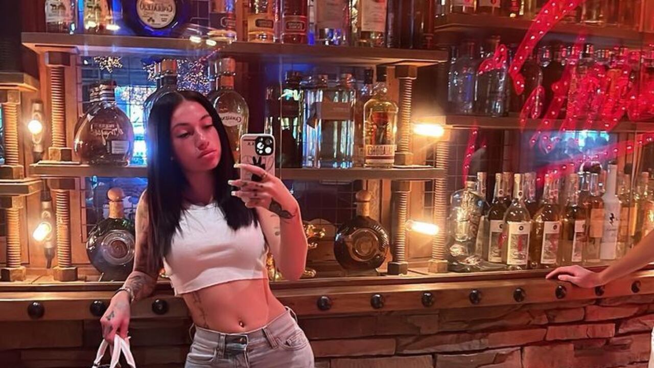 Ella es la hermosa modelo que lanzó varias becas para estudiantes tras hacerse millonaria en OnlyFans