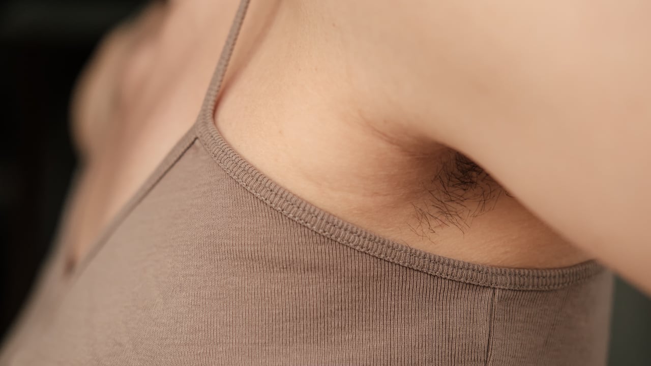 Vello en las axilas, una tendencia que aumenta en las mujeres