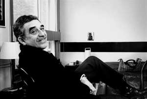 PARIS. Colombian writer and Nobel prize in literature winner Gabriel Garcia Marquez poses for a portrait session on January 27,1982 in Paris,France. (Photo by Ulf Andersen/Getty Images)