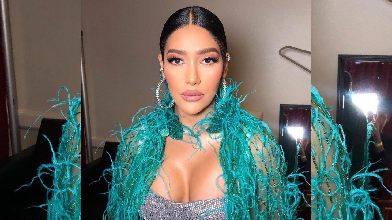 Con ajustado enterizo negro, Farina presumió sus curvas y se ganó la ovación de sus fans