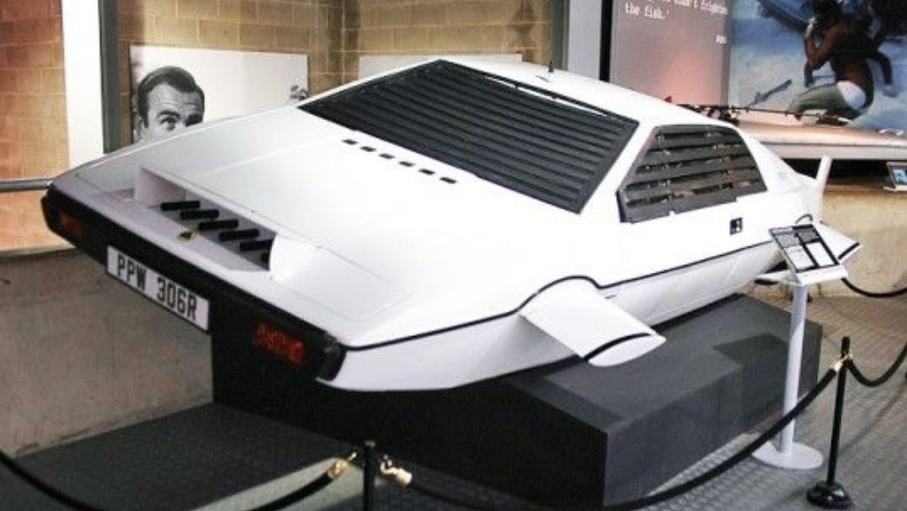 Lotus Sprit Submarine