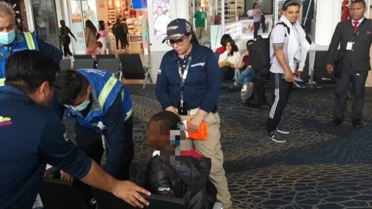 La niña estuvo escondida por diez días en el aeropuerto de Bogotá.