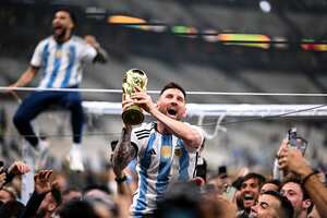 Messi terminó en hombros el partido de su vida en el estadio de Lusail