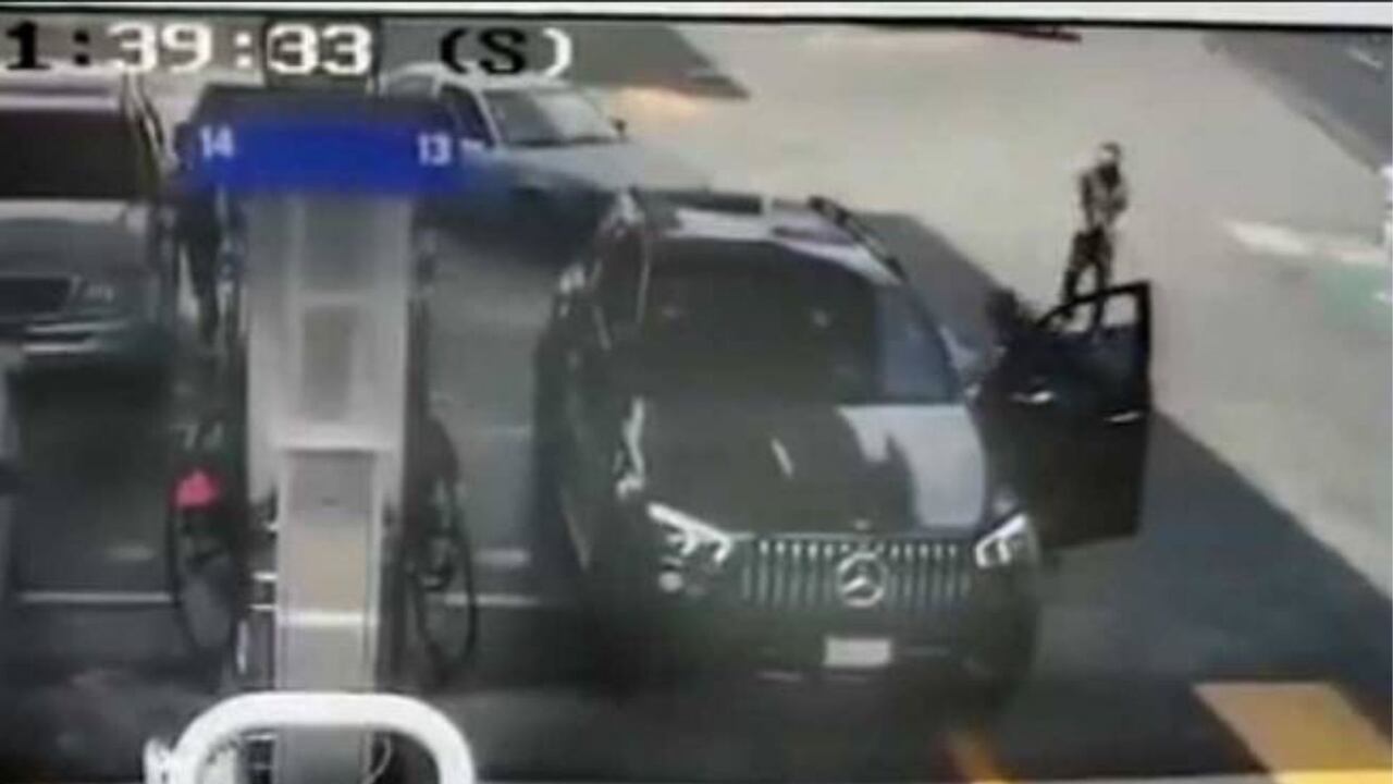 Intentó robar un rolex en una estación de gasolina y un conductor lo atropelló