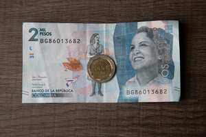 MONEDA COLOMBIANA BILLETES COLOMBIANOS, BILLETE, PLATA DINERO COLOMBIANO
BILLETE DE CINCUENTA MIL PESOS VEINTE MIL PESOS DIEZ MIL PESOS DOS MIL PESOS MONEDAS